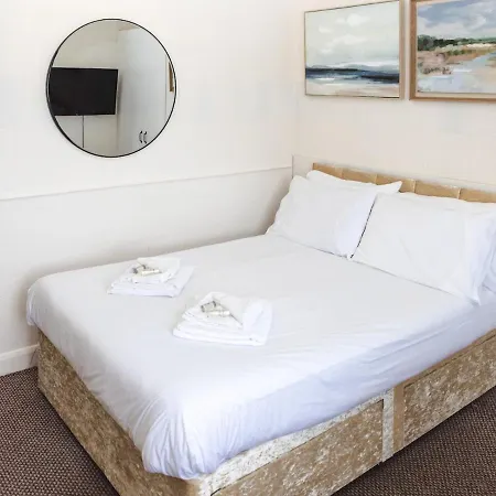 Apartment Pass The Keys Picturesque Sea & Castle Views Studio Apartment