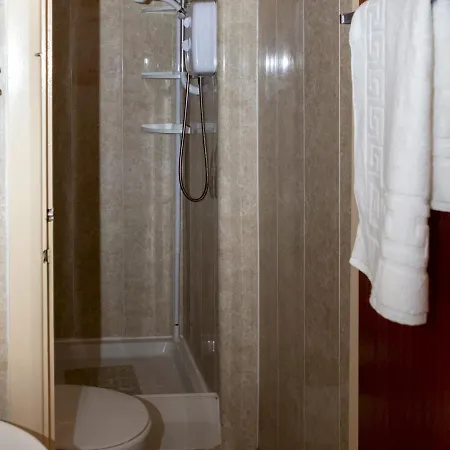 شقة Pass The Keys Picturesque Sea & Castle Views Studio Apartment