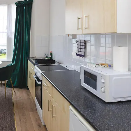 Apartman Pass The Keys Picturesque Sea & Castle Views Studio Apartment